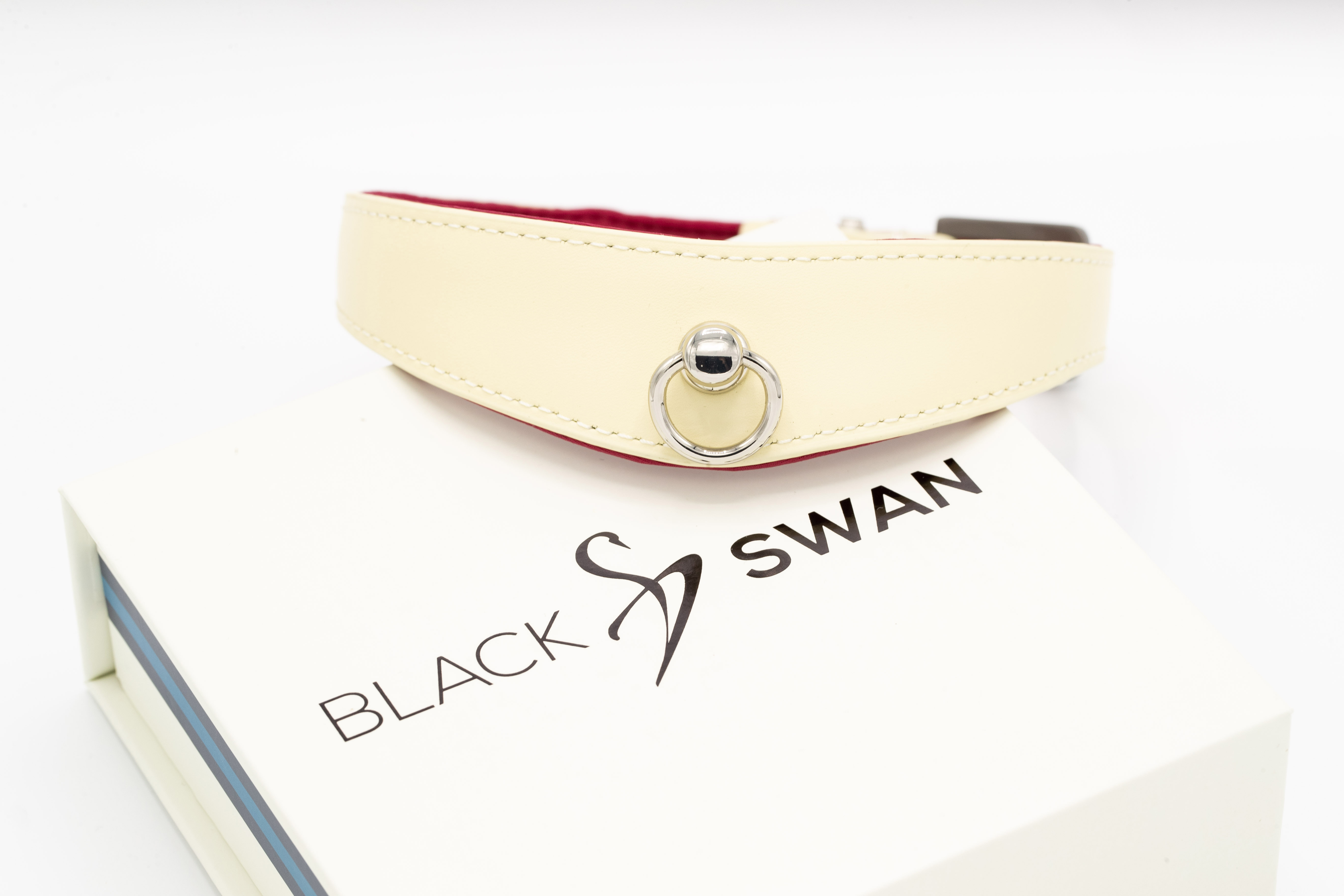 Black Swan COLLAR Red Berry